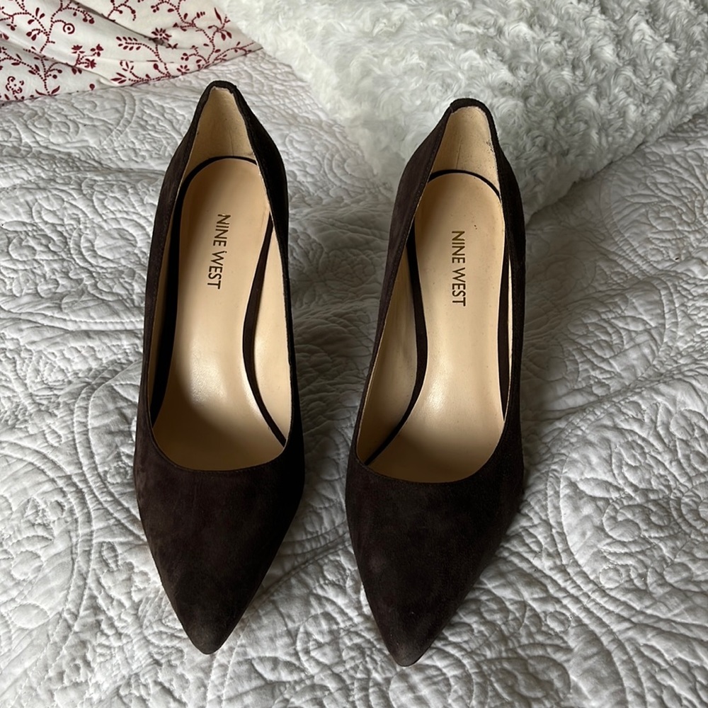 Nine West brown suede pumps